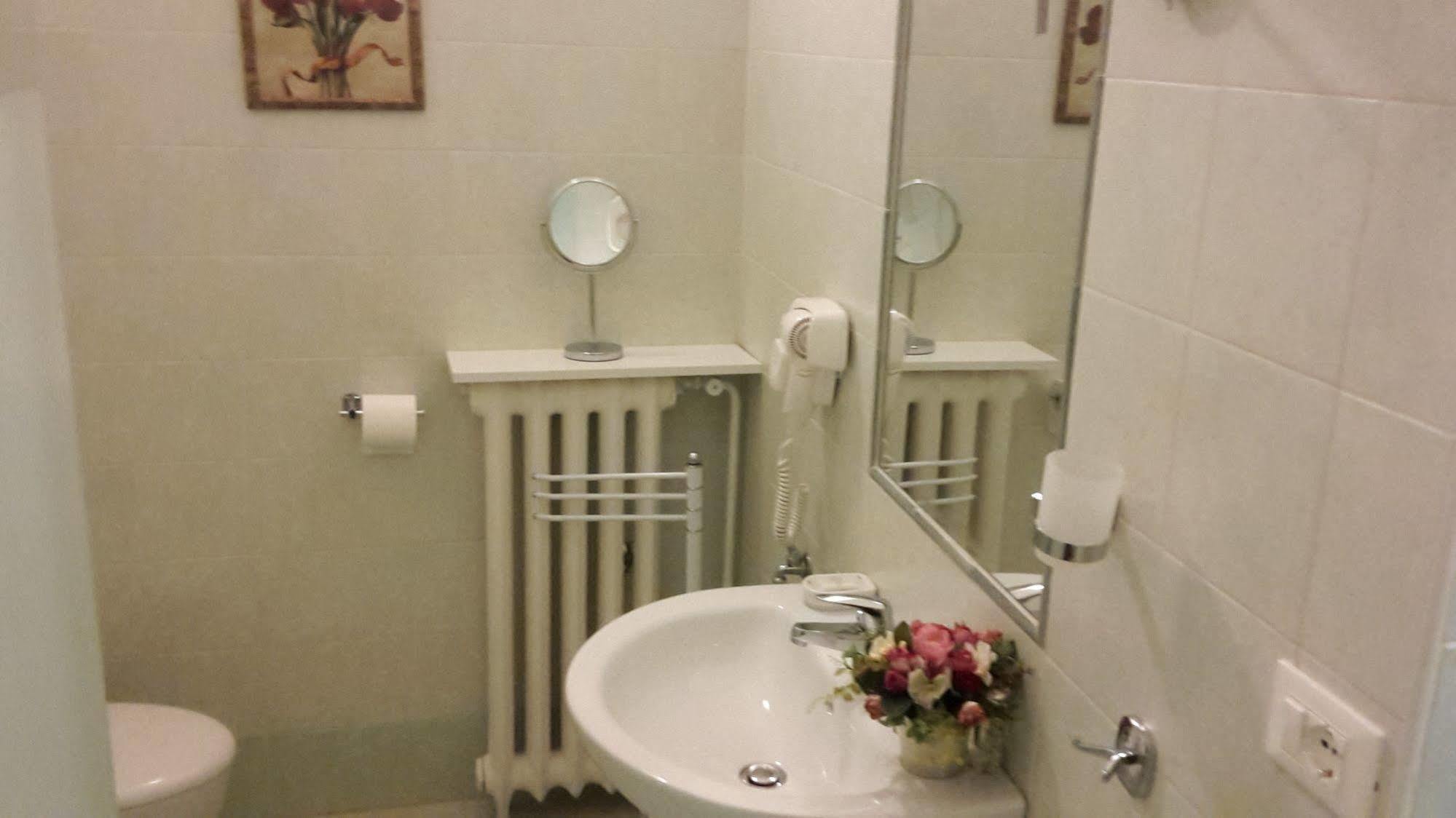Palazzo Salini - Appartamento Familiare Sulmona Bagian luar foto